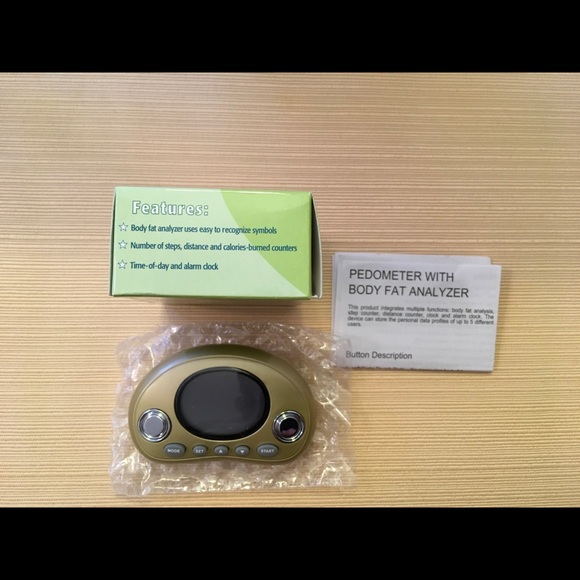 PEDOMETER WITH BODY FAT ANALYZER - Picture 2 of 2